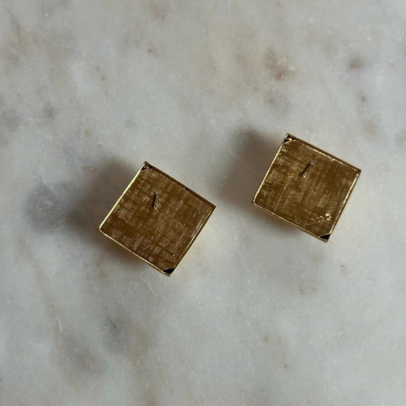 Vintage Napier Earrings Gold Tone Diamond Shaped Studs Cherry Red Enamel Center - Picture 5 of 10